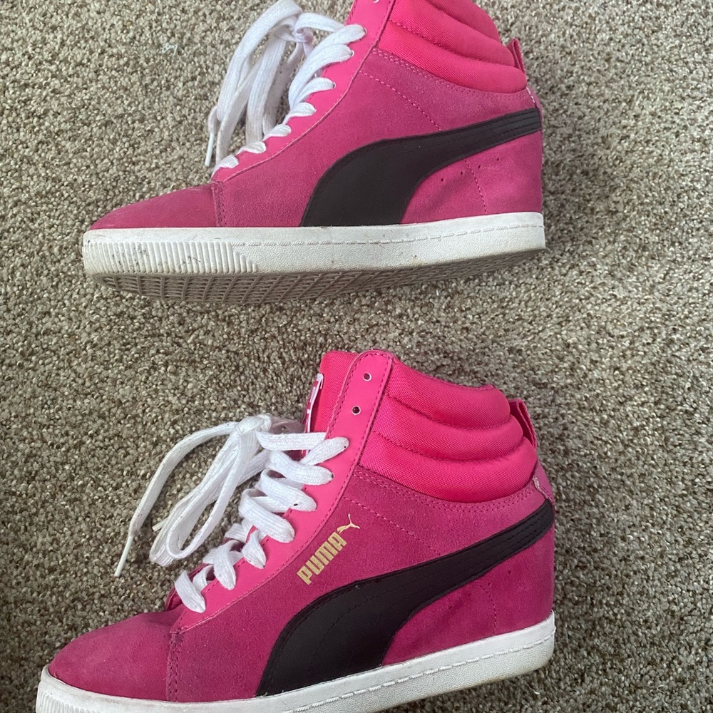 PUMA Women's Sky Wedge Fashion Sneaker Size 7